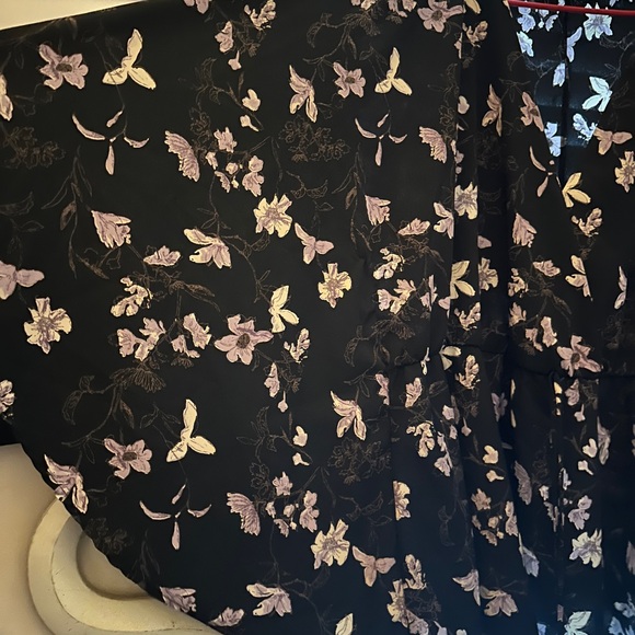 Plus size bell sleeve top - Picture 2 of 3